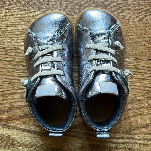 Camper kids peu cami sneakers shoes, worn once, size EU24 shiny grey leather - Picture 2 of 5